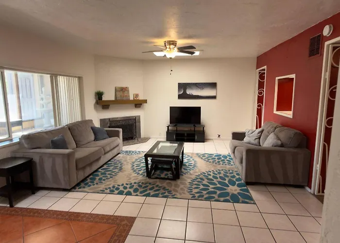 Fantastic 4 Bedroom In A Great Area Holiday home Tucson