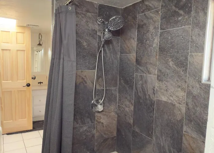 Fantastic 4 Bedroom In A Great Area Tucson