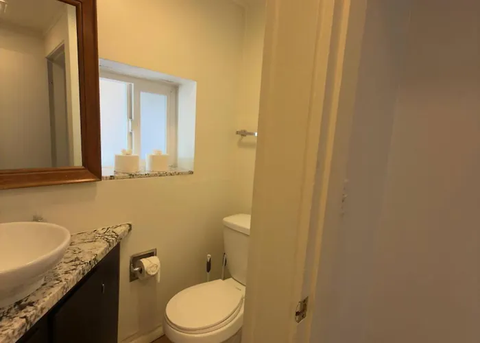 Fantastic 4 Bedroom In A Great Area Holiday home *